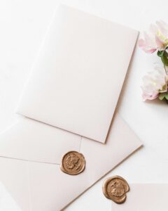 Het leukste kraamkado. Een handgeschreven kaart voor een newborn shoot aan huis. Irene Maris fotografie Tilburg