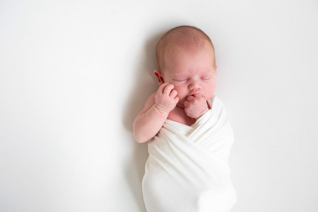 Newborn shoot onrustige baby - Irene Maris Fotografie Tilburg